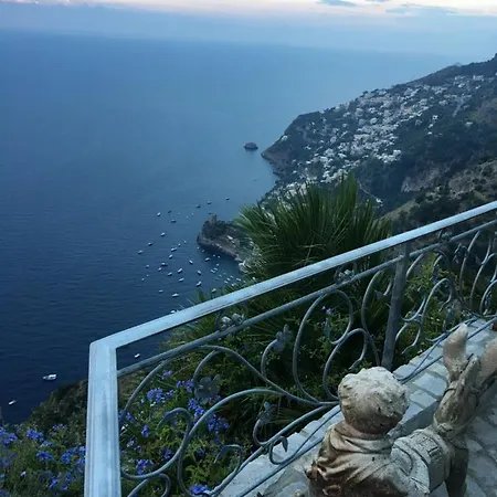 Carluccio's Stanza Privata Vista Mare Furore