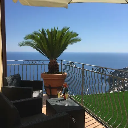 Carluccio's Stanza Privata Vista Mare Furore