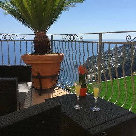 Carluccio's Stanza Privata Vista Mare